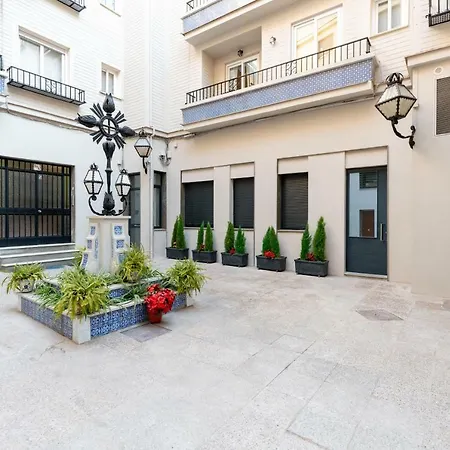 Apartment Unique Homes Setas, Plaza De San Pedro 6 Pax *