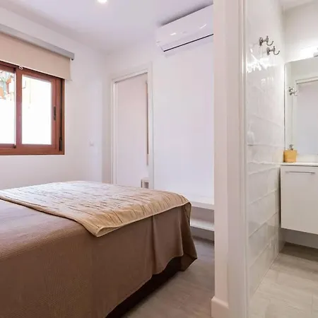 Apartment Castilla Triana Courtyard By Valcambre Seville