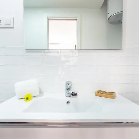 Apartamento Luminoso Y Acogedor En Sevilla. A/c. Sevilha
