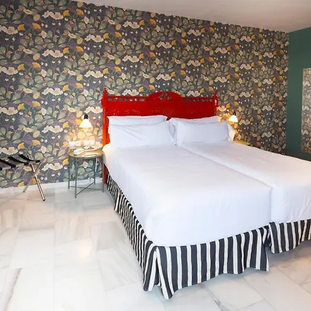 Petit Palace Puerta De Triana 3*