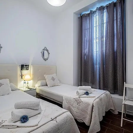 Noches De Triana Gasthof 2*