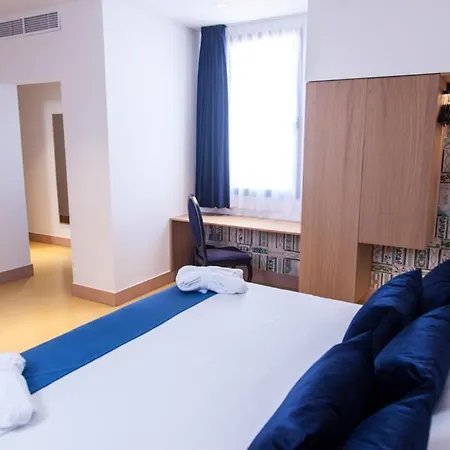 Triana Montalvan Hotel 3*