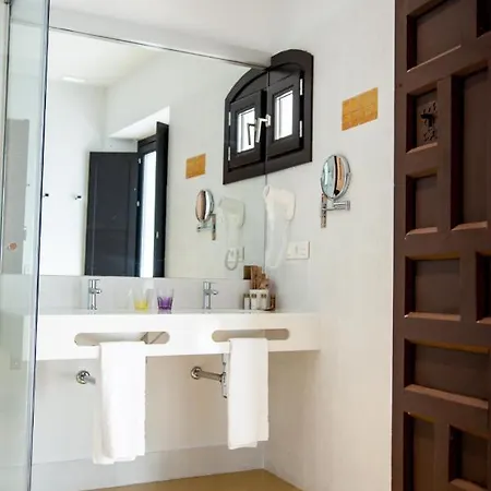 Hotel Triana Montalvan