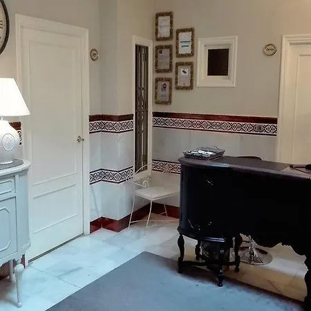 Le Petit Paris Guest house Seville