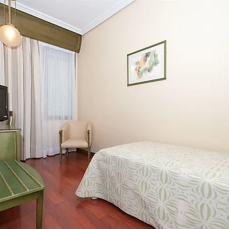 America Hotel 4*