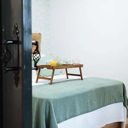 Apartment Aitana's Retreat With Charming Garden Seville