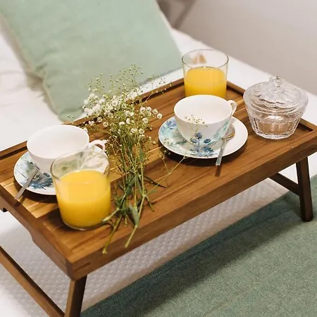 Aitana's Retreat With Charming Garden Apartment