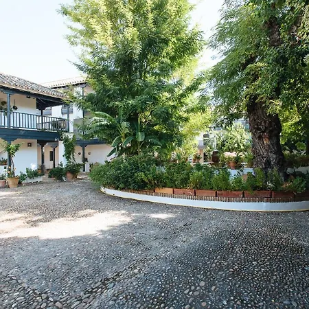 Apartment Aitana's Retreat With Charming Garden