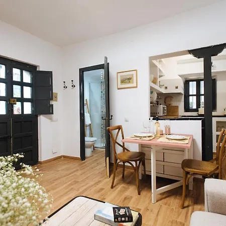 Aitana's Retreat With Charming Garden Seville
