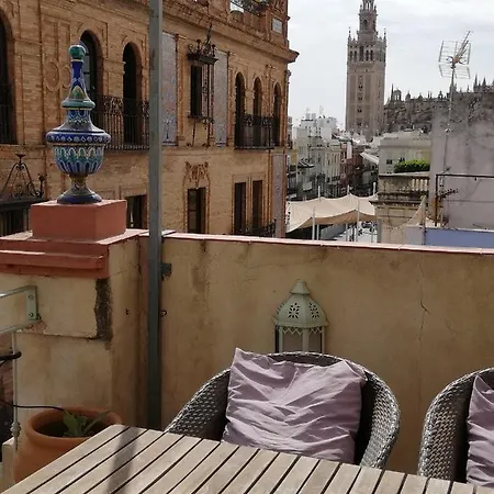 Duplex And Terrace Overlooking Giralda Apartment