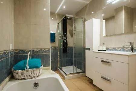 13 Calle San Jacinto Seville