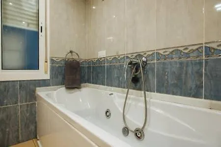 13 Calle San Jacinto * Seville