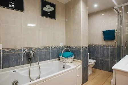 13 Calle San Jacinto Apartment Seville