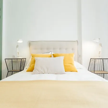 Reformed And Bright- 2bdr 1bth- Nervion Apartment *