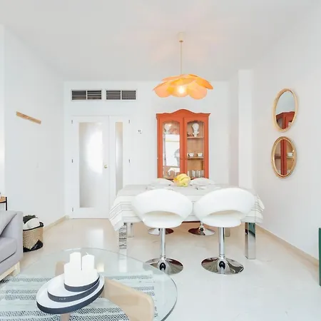 Reformed And Bright- 2bdr 1bth- Nervion Apartment