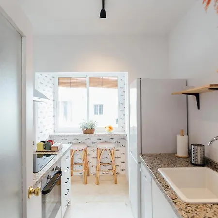 Reformed And Bright- 2bdr 1bth- Nervion Sevilha
