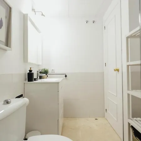 Apartment Reformed And Bright- 2bdr 1bth- Nervion