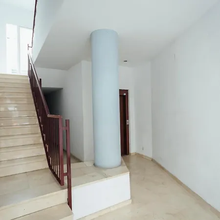 Reformed And Bright- 2bdr 1bth- Nervion Apartment