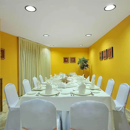 Exe Isla Cartuja Hotel