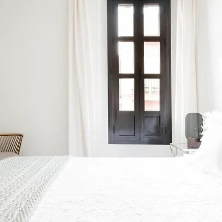 Con Solera En El Corazón De Triana Apartamento