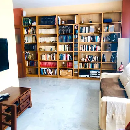 Junto A Fibes, Amplio, Luminoso, Con Piscina Y Parking Apartament