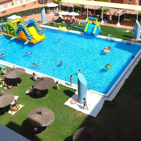 Junto A Fibes, Amplio, Luminoso, Con Piscina Y Parking Apartament