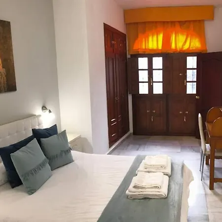 1 Minute From Cathedral. Feel The Heart Of Seville