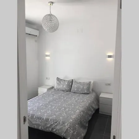 Holiday home Casa Reformada Con Terraza/wifi/aire Acondicionado *