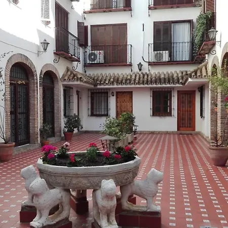 1 Minute From Cathedral. Feel The Heart Of *