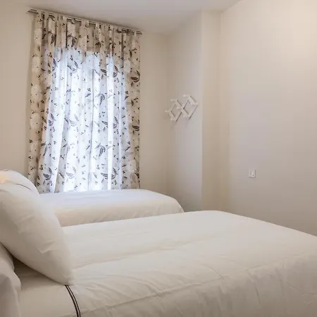 Cerca Del Alcazar Con Garaje Privado Apartment *