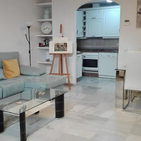 Apartment 1 Minute From Cathedral. Feel The Heart Of