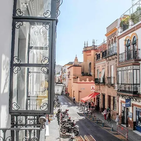 Holiday home Monkeys Luxury Triana House