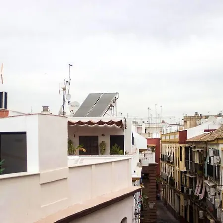 Comfortable In With Stunning Balcony! Seville