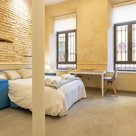 Nine O Clock San Agustin Siviglia
