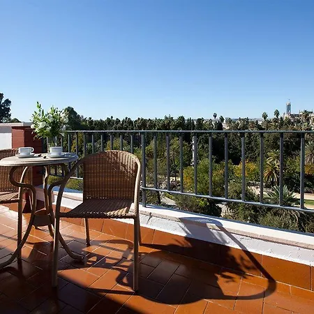Alcazar Hotel