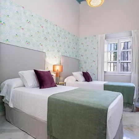 Genteel Abades Apartment