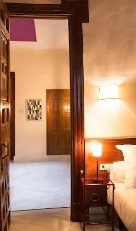 Hotel Nuea Giralda 2*
