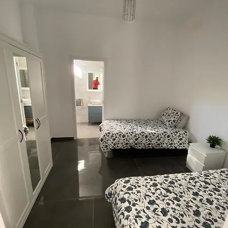 Casa Reformada Con Terraza/wifi/aire Acondicionado