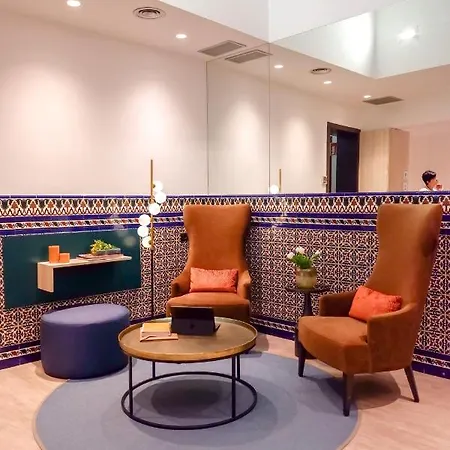 U-sense Centro 3* Севилья