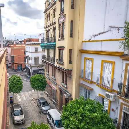 Homestay & La Flamenka Seville
