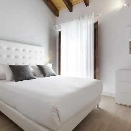 Rentalsevilla ático Santa Cruz * Sevilha