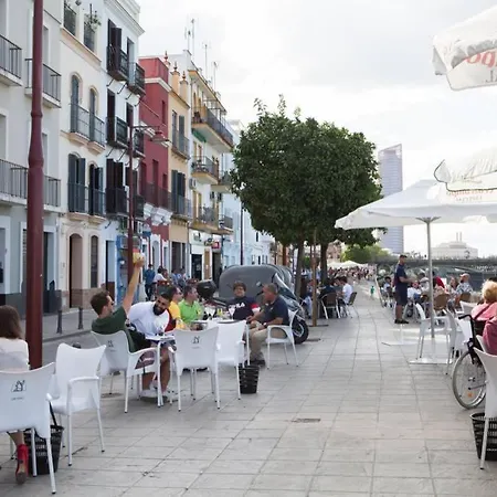 Apartamento Triana En Plena Calle Betis Maravilloso Apart.