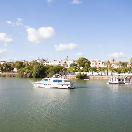 Triana En Plena Calle Betis Maravilloso Apart. *