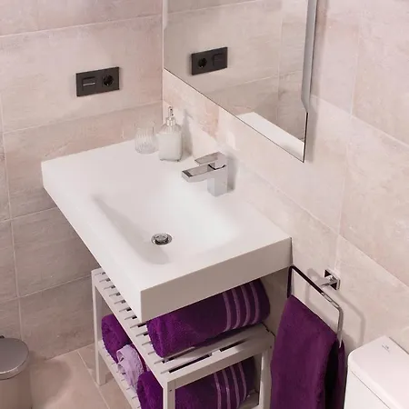 Apto. Maese Montanes. Centrico Con Piscina Privada *