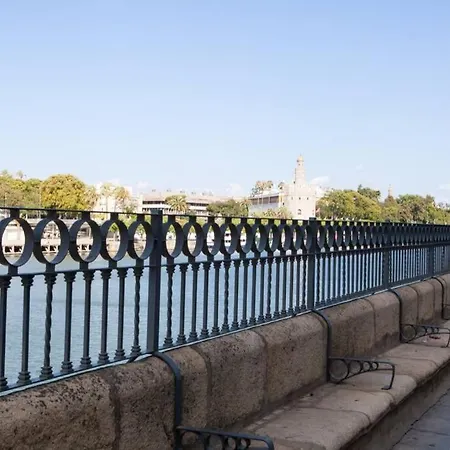 Apartamento Triana En Plena Calle Betis Maravilloso Apart.