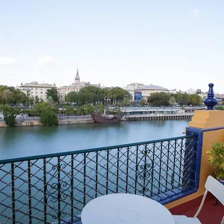 Triana En Plena Calle Betis Maravilloso Apart.