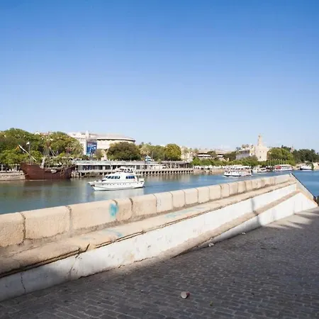 Apartamento Triana En Plena Calle Betis Maravilloso Apart.