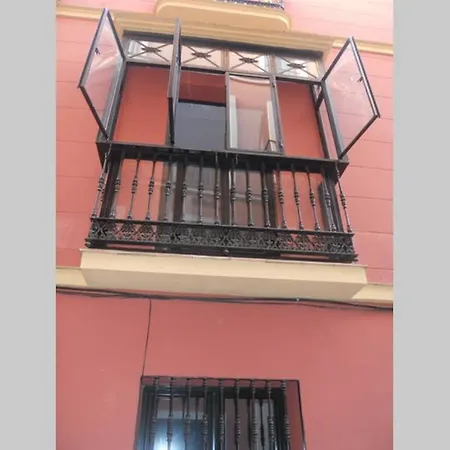 Cheap & Chic In The Center Of Apartment Seville