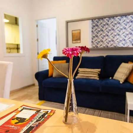 Cheap & Chic In The Center Of Apartment