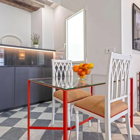 Genteel San Laureano Apartment